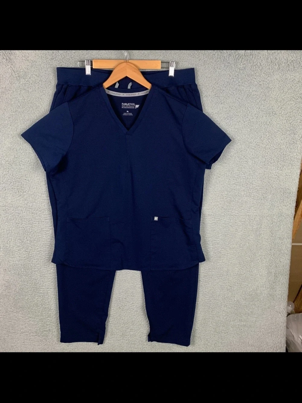 Fabletics Women's Navy V-Neck Scrub Top and Pants Set XL XXL 1X